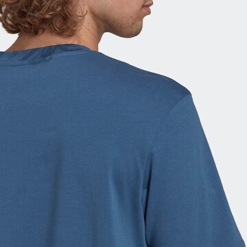 ADIDAS SPORTSWEAR Funktionsshirt 'Essentials Brandlove' in Blau