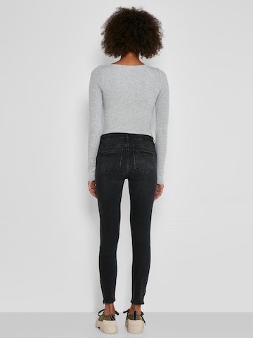 Noisy may Skinny Jeans 'Kimmy' in Zwart