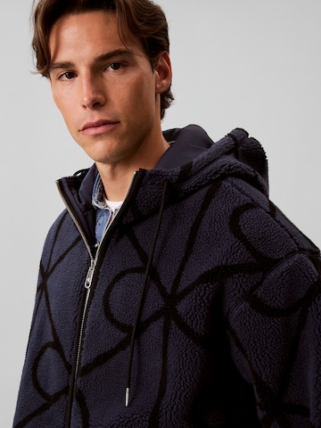 Calvin Klein Jeans Fleece jas in Blauw