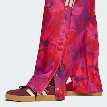 ADIDAS SPORTSWEAR Loosefit Urheiluhousut 'Adidas X Farm Rio House Of Tiro' värissä lila