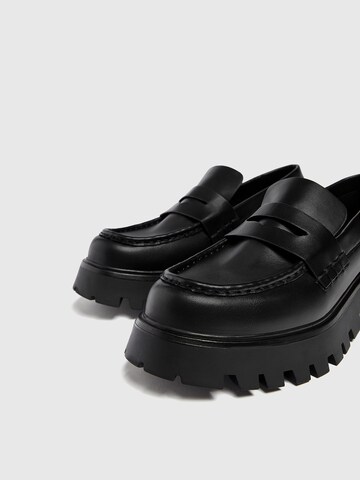 Pull&Bear Slipper in Schwarz