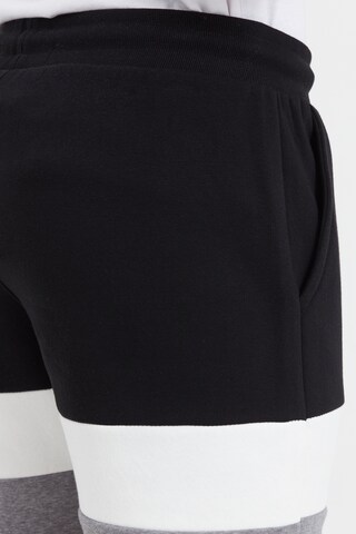 INDICODE JEANS Regular Shorts 'Caul' in Schwarz