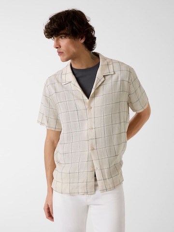 GUESS Regular fit Button Up Shirt in Beige: front