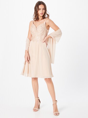 mascara - Vestido de gala en beige