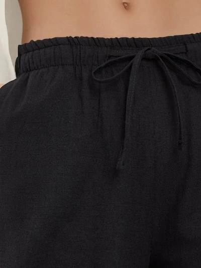 Hiccup Pantalon en noir, Vue avec produit