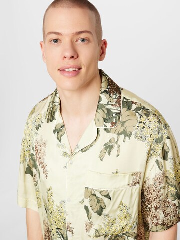MOUTY Regular fit Button Up Shirt in Beige