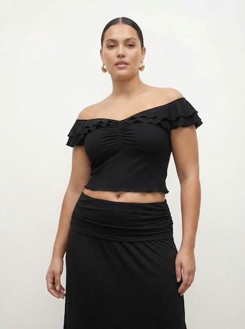 CITA MAASS Overdel i sort: forside