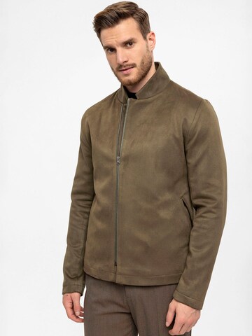 Antioch Between-season jacket in Green