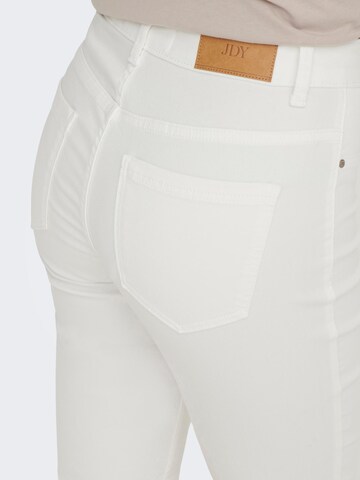 JDY - Slimfit Vaquero 'Tulga' en blanco