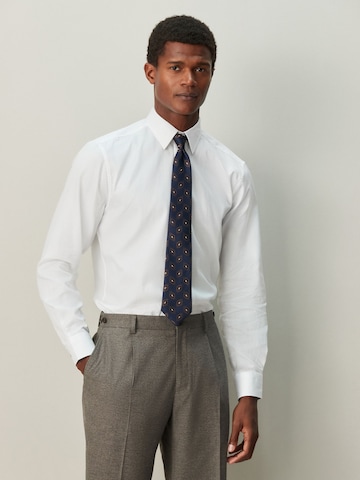 Next Средняя посадка Рубашка в Белый: спереди