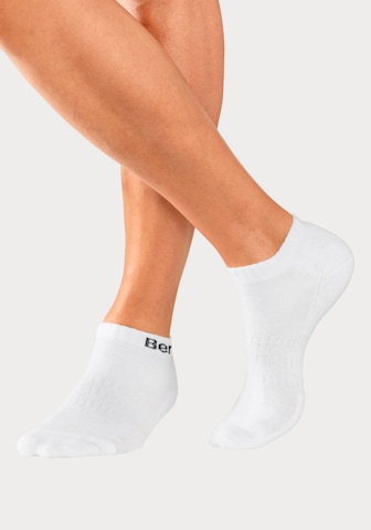 BENCH Athletic Socks in White: front