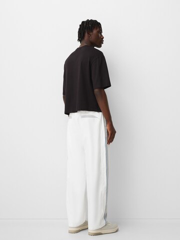 Bershka Loosefit Hose in Weiß