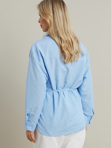 Cool & Sexy Блуза в синьо