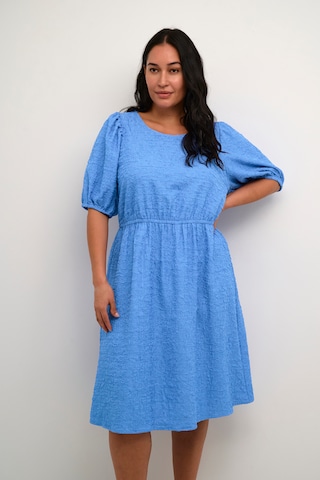 Robe 'Laila' KAFFE CURVE en bleu : devant