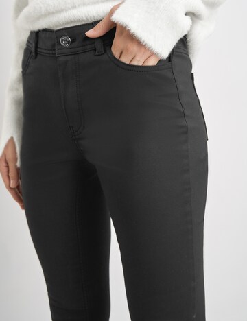 TAIFUN Skinny Jeans in Black