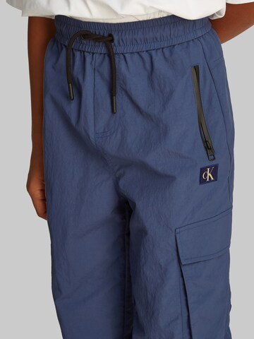 Effilé Pantalon Calvin Klein Jeans en bleu