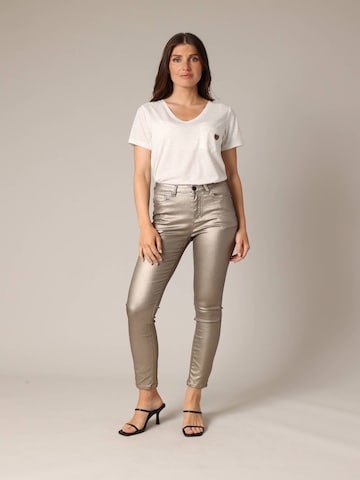 Coupe slim Pantalon 'Lysie' Deeluxe en or