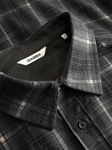 GABBA Regular Fit Shirt ' sven ' in Grau