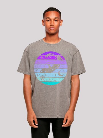 F4NT4STIC Shirt 'Retro Alien Weltraum Sonnenuntergang' in Grijs: voorkant