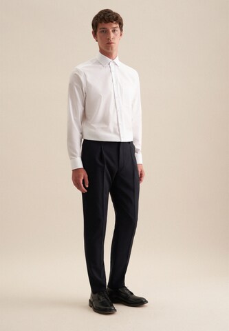 Coupe regular Chemise business SEIDENSTICKER en blanc
