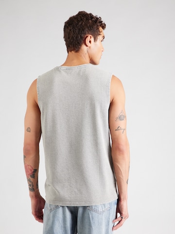QS - Camiseta en gris