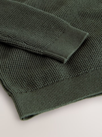 Next Пуловер в зелено