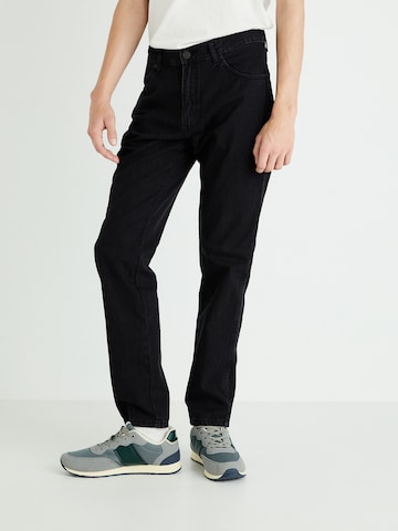 WRANGLER regular Jeans 'RIVER' i sort: forside