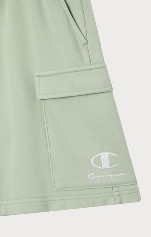 Champion Authentic Athletic Apparel Regular Shorts in Grün
