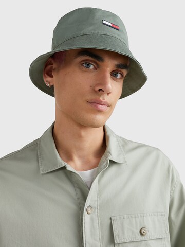 Tommy Jeans Hat in Green: front