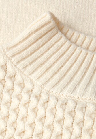 STREET ONE Sweater in Beige