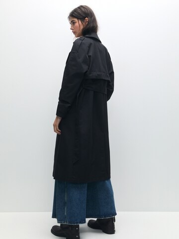 Pull&Bear Between-seasons coat in Black