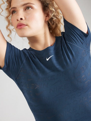 Tricou funcțional de la NIKE pe albastru