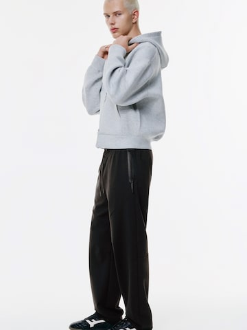 Pull&Bear Regular Pants in Black