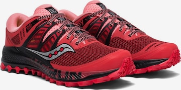 Chaussure de course 'PERIGRINE ISO TRAIL' Saucony Originals en rouge : devant