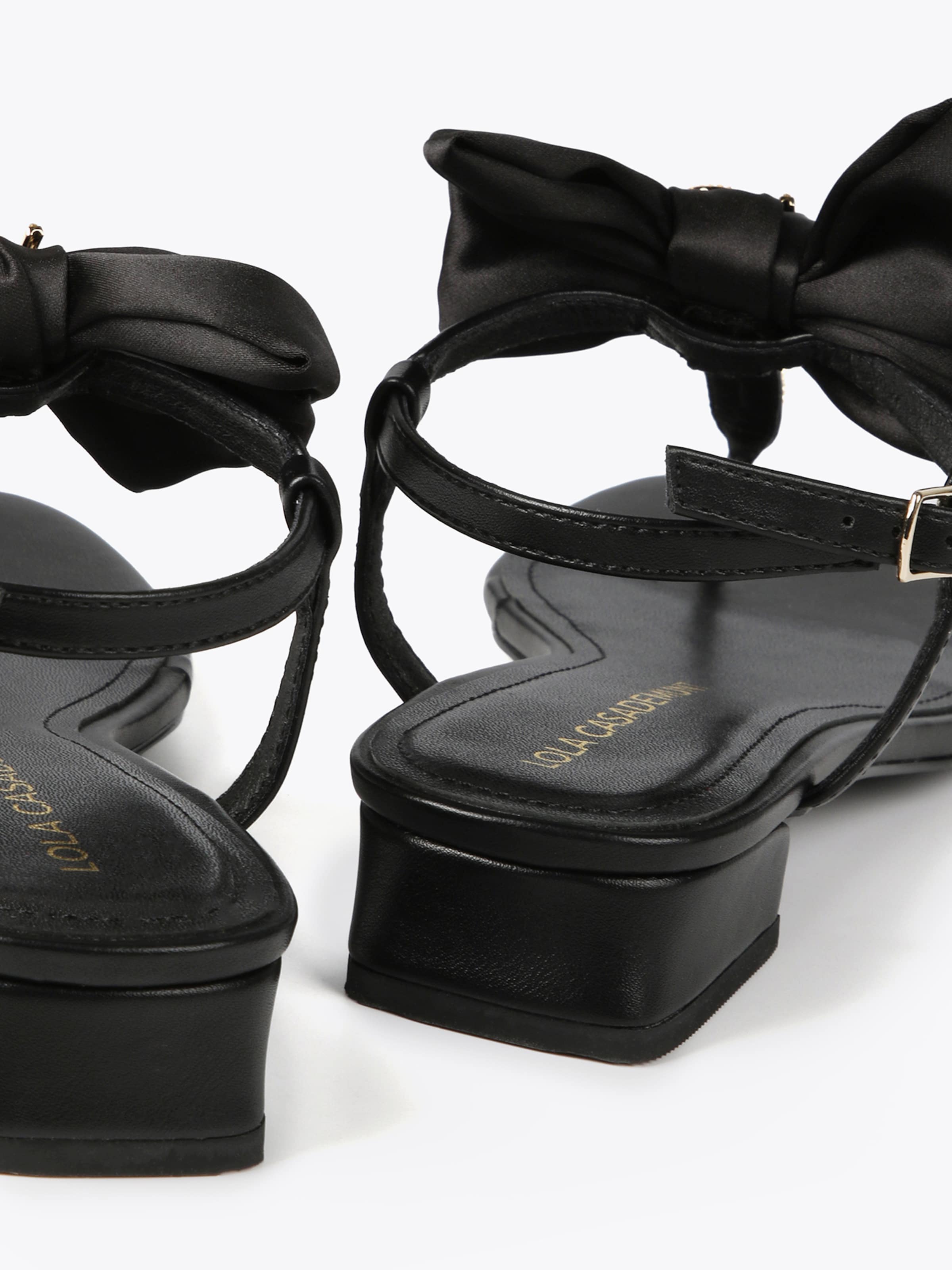 Lola Casademunt Босоножки через палец в Черный