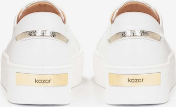 Sneaker low de la Kazar pe alb