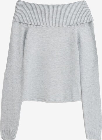 Bershka Sweater in Grey: front