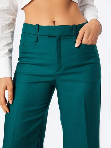 Wide leg Pantaloni cu dungă de la Banana Republic pe verde