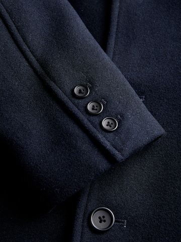 Portland Outerwear Company Between-seasons coat in Blue