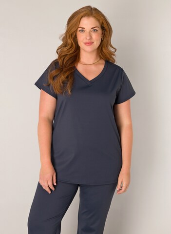 BASE LEVEL CURVY Shirt in Blue: front