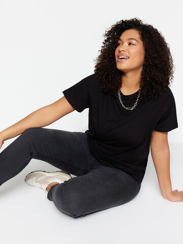 Trendyol Curve T-Shirt in Schwarz