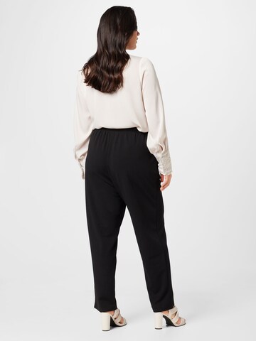 ABOUT YOU Curvy - Slimfit Pantalón 'Liv' en negro