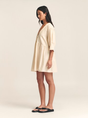 Rochie 'Leo' de la St MRLO pe bej