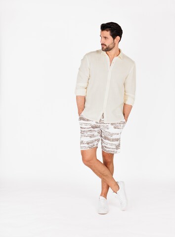 Key Largo - Ajuste regular Camisa 'MSH FINCA' en blanco