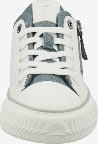 MUSTANG Sneakers in White