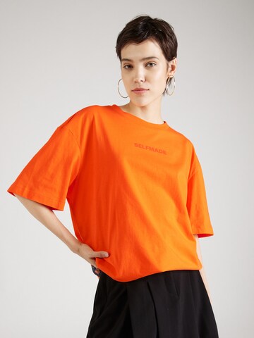 JOOP! Koszulka oversize 'JOOP! x Loredana' w kolorze czerwony: przód