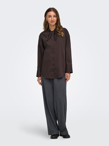 JDY - Blusa en marrón