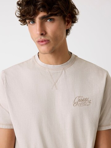 GUESS T-Shirt in Beige