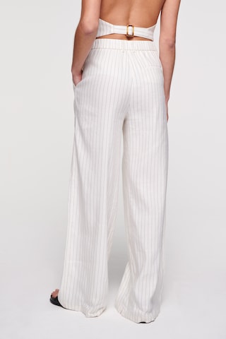 Wide leg Pantaloni cutați 'Hainault' de la Aligne pe alb