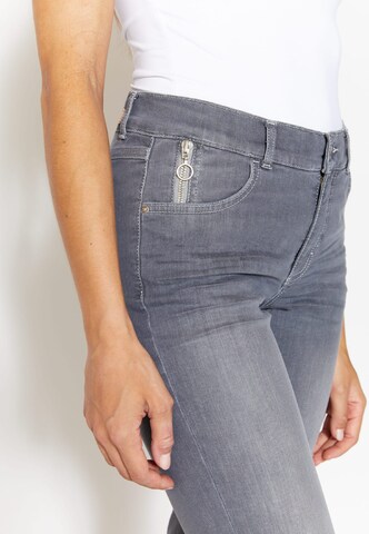 Regular Jean Angels en gris